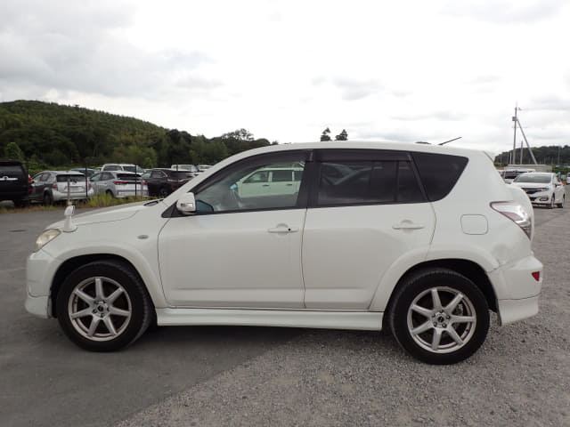 TOYOTA RAV4 thumbnail 2