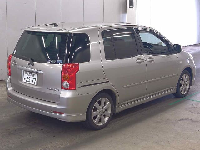 TOYOTA Raum thumbnail 2