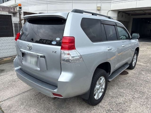 TOYOTA Land Cruiser Prado thumbnail 2