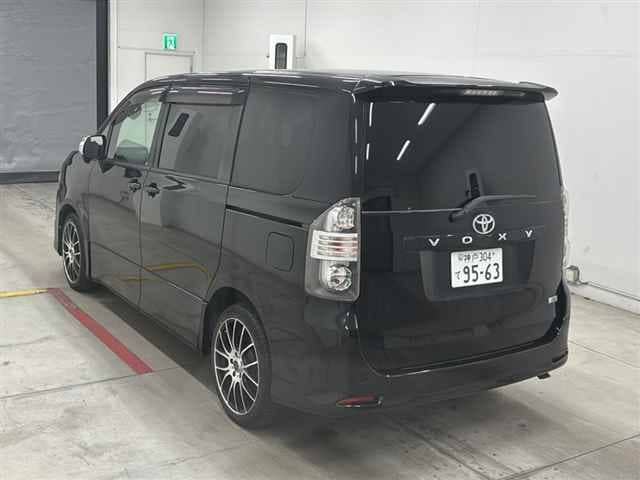 TOYOTA Voxy thumbnail 8