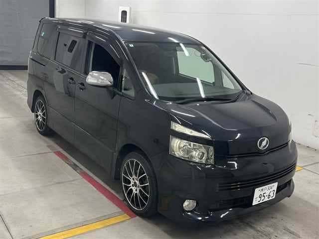 TOYOTA Voxy thumbnail 7