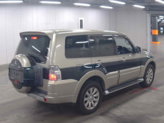 2011 MITSUBISHI Pajero