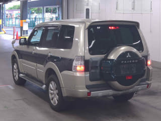 2011 MITSUBISHI Pajero