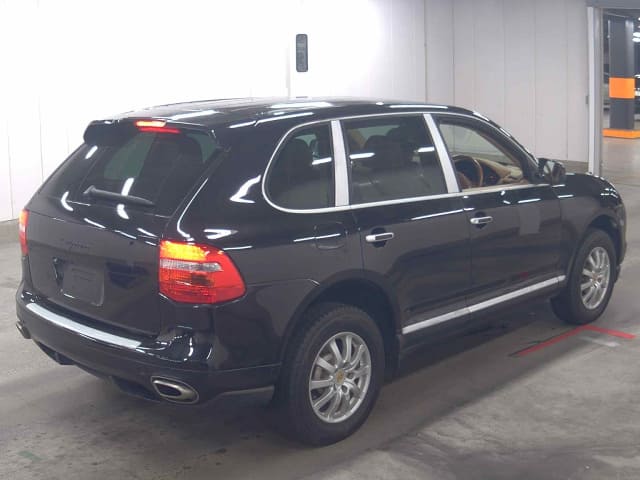 Porsche Cayenne thumbnail 2