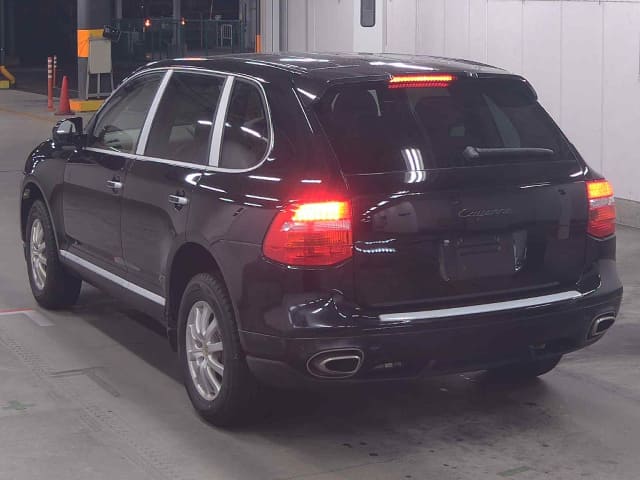 Porsche Cayenne thumbnail 5