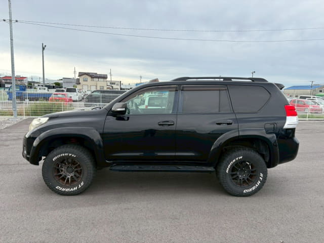 TOYOTA Land Cruiser Prado thumbnail 2