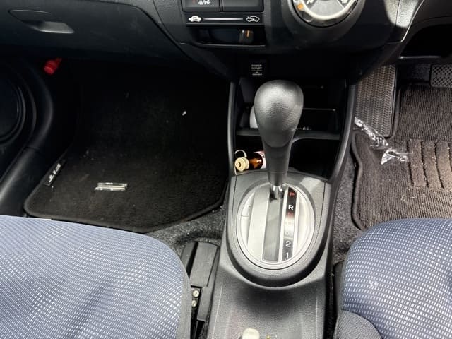 HONDA Fit thumbnail 4