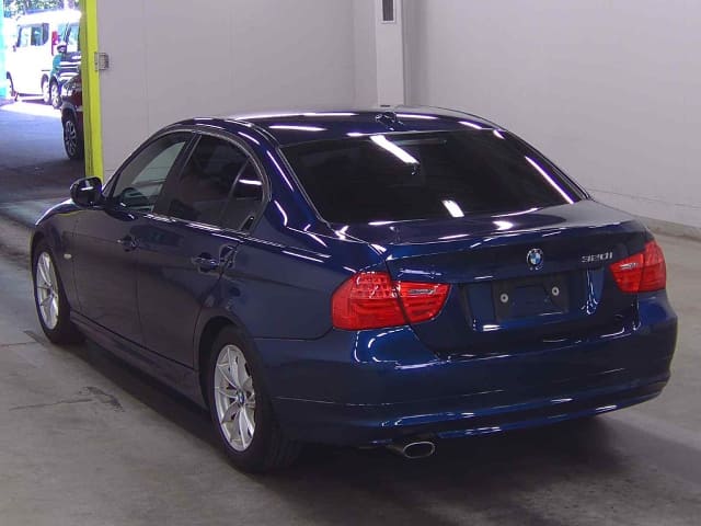 BMW 3 Series thumbnail 6