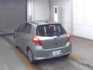 2010 TOYOTA Vitz