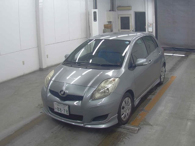 2010 TOYOTA Vitz