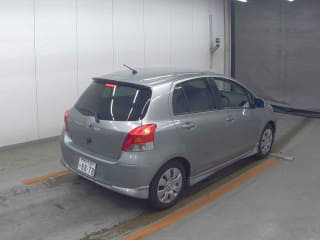 2010 TOYOTA Vitz
