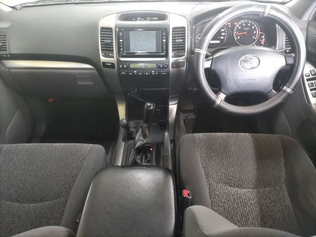 TOYOTA Land Cruiser Prado thumbnail 3