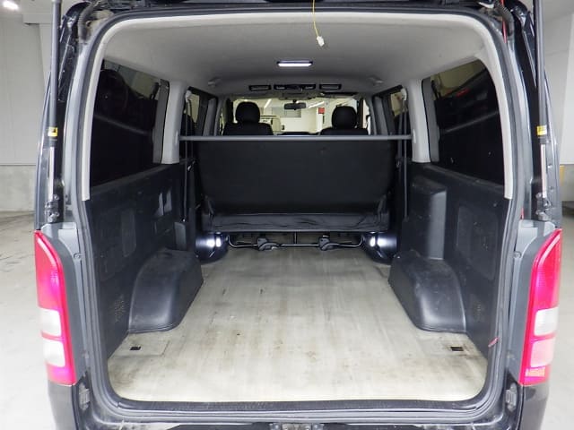 TOYOTA Hiace Van thumbnail 4