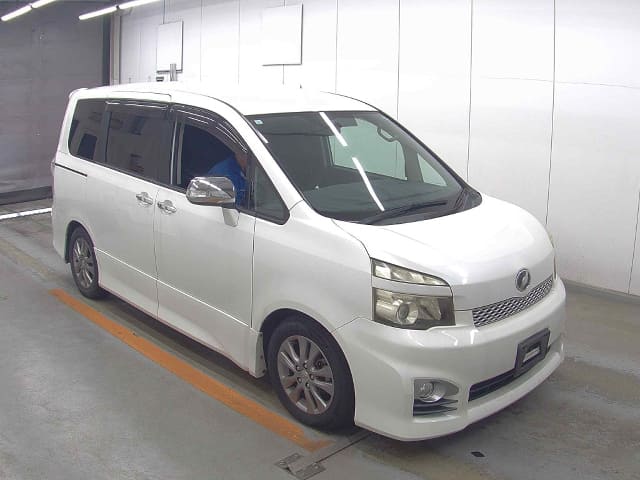 TOYOTA Voxy thumbnail 4
