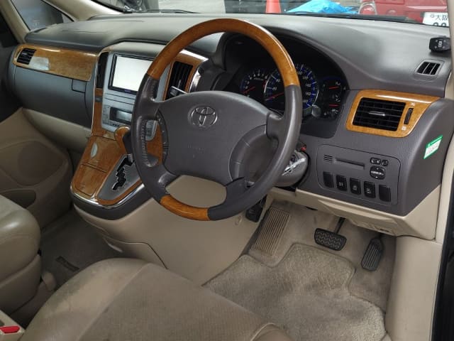 TOYOTA Alphard thumbnail 3