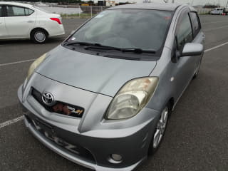 2005 TOYOTA Vitz