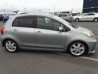 2005 TOYOTA Vitz