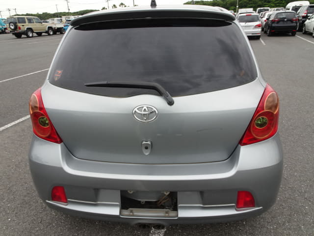 TOYOTA Vitz thumbnail 4