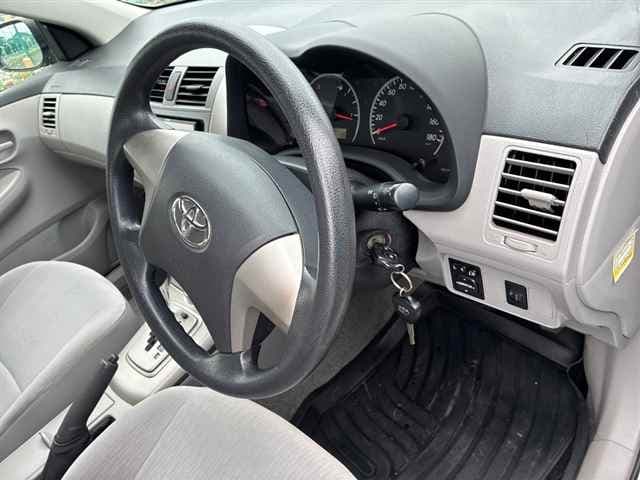 TOYOTA Corolla Axio thumbnail 3
