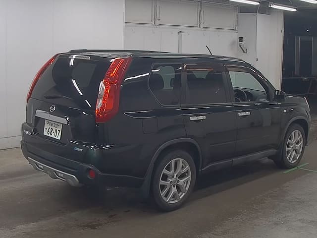 NISSAN X-Trail thumbnail 2
