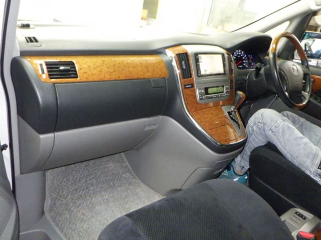 TOYOTA Alphard thumbnail 4