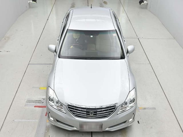 TOYOTA Crown thumbnail 8