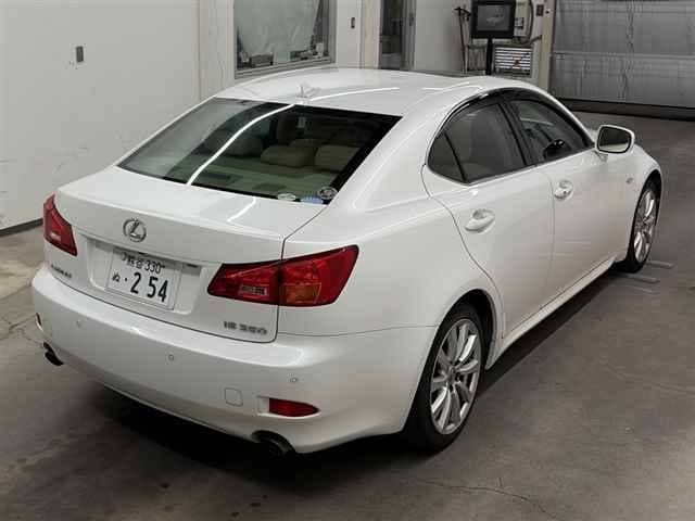 LEXUS IS thumbnail 2