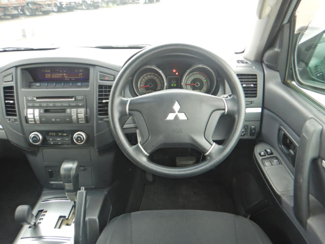 MITSUBISHI Pajero thumbnail 30