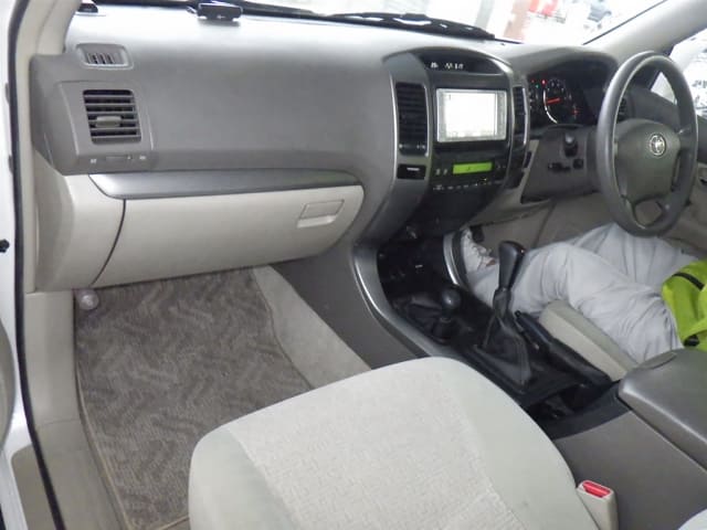 TOYOTA Land Cruiser Prado thumbnail 3