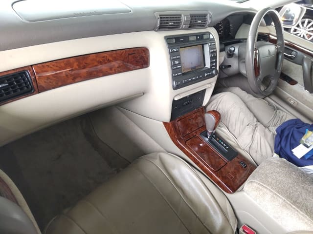 TOYOTA Crown thumbnail 3