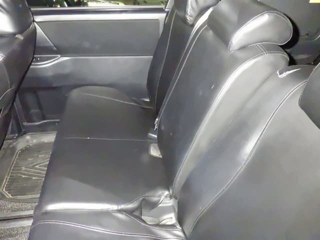 TOYOTA Voxy thumbnail 5