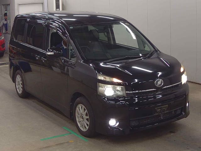 TOYOTA Voxy thumbnail 6
