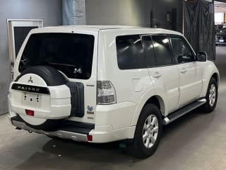 2011 MITSUBISHI Pajero