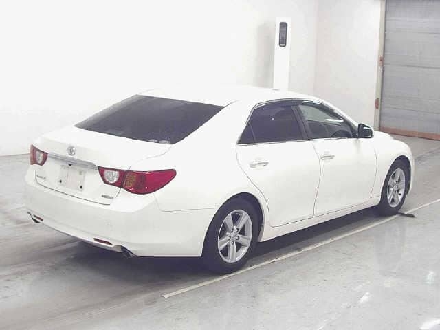 TOYOTA Mark X thumbnail 2