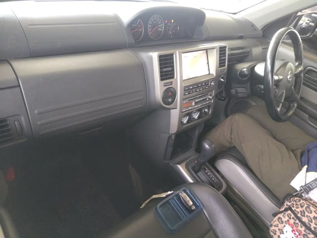NISSAN X-Trail thumbnail 3