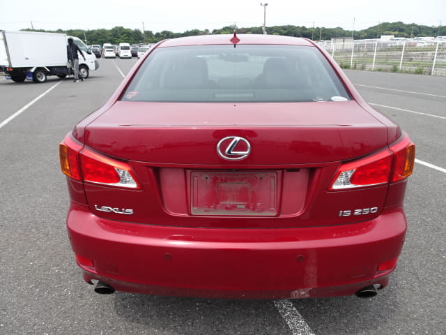 LEXUS IS thumbnail 4