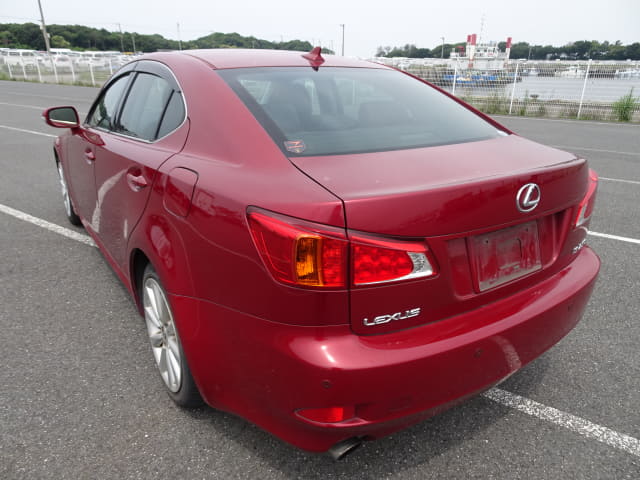 LEXUS IS thumbnail 3
