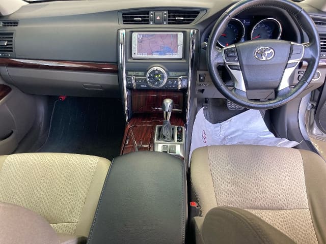 TOYOTA Mark X thumbnail 3