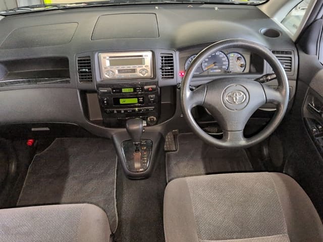 TOYOTA Corolla Spacio thumbnail 3