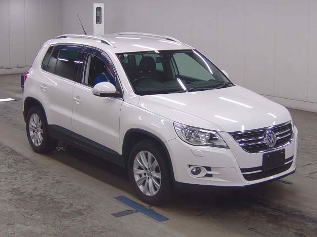 VOLKSWAGEN Tiguan thumbnail 6