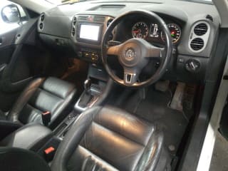 2011 VOLKSWAGEN Tiguan