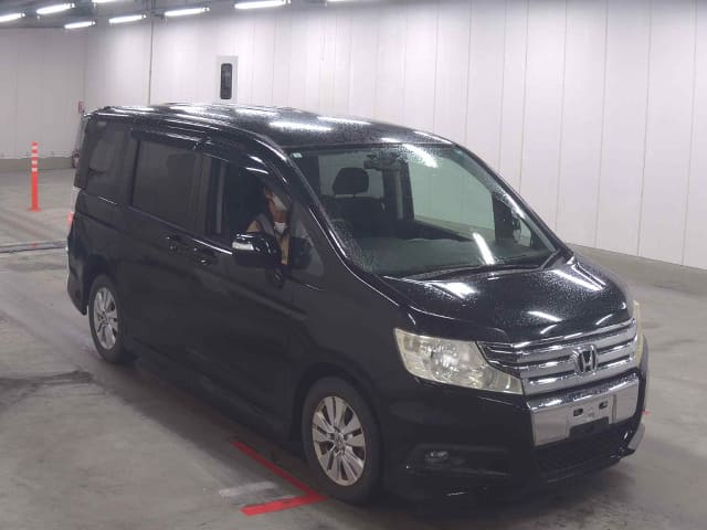 HONDA Step WGN thumbnail 4