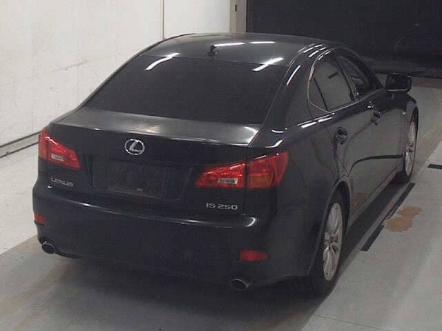 LEXUS IS thumbnail 2