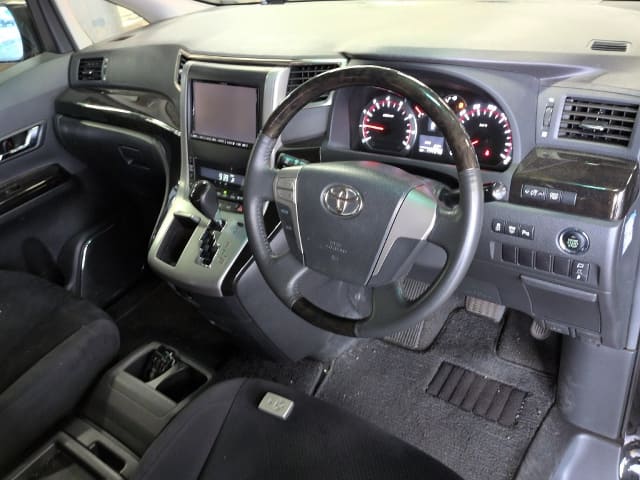 TOYOTA Alphard thumbnail 4