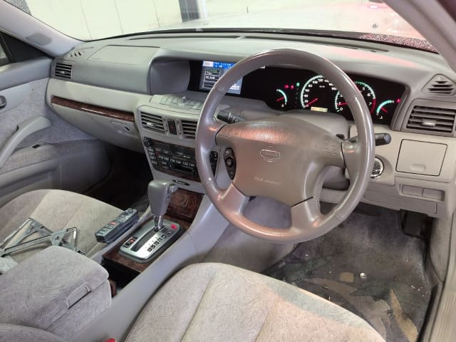 NISSAN Cedric Sedan thumbnail 4