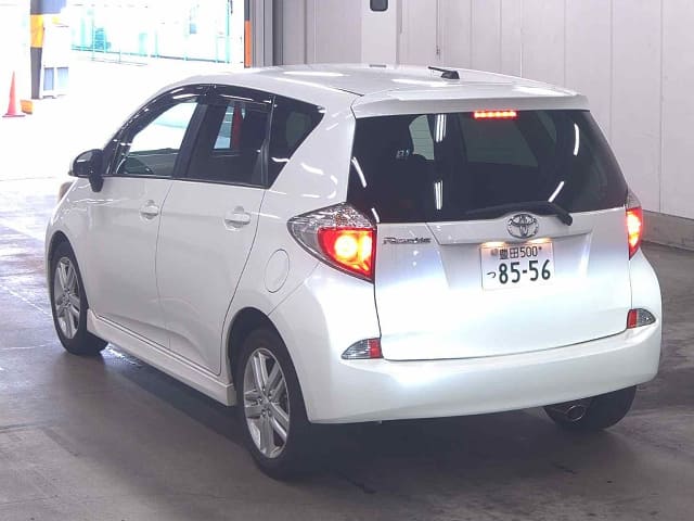 TOYOTA Ractis thumbnail 3