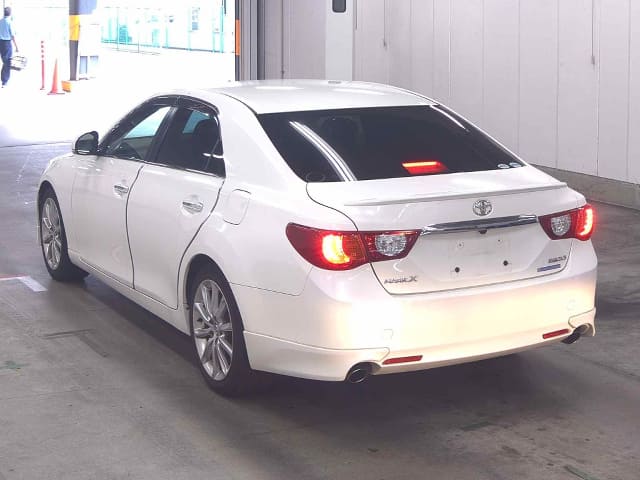 TOYOTA Mark X thumbnail 3
