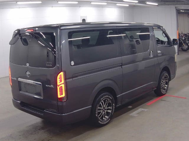 TOYOTA Regiusace Van thumbnail 2