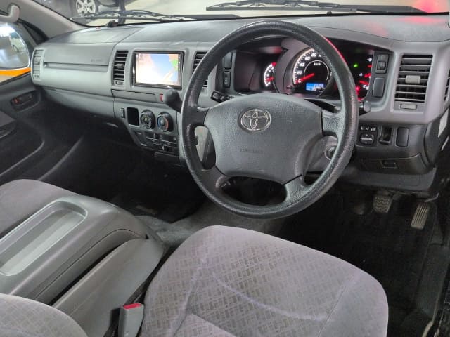 TOYOTA Regiusace Van thumbnail 3