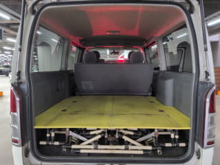 2005 TOYOTA Regiusace Van